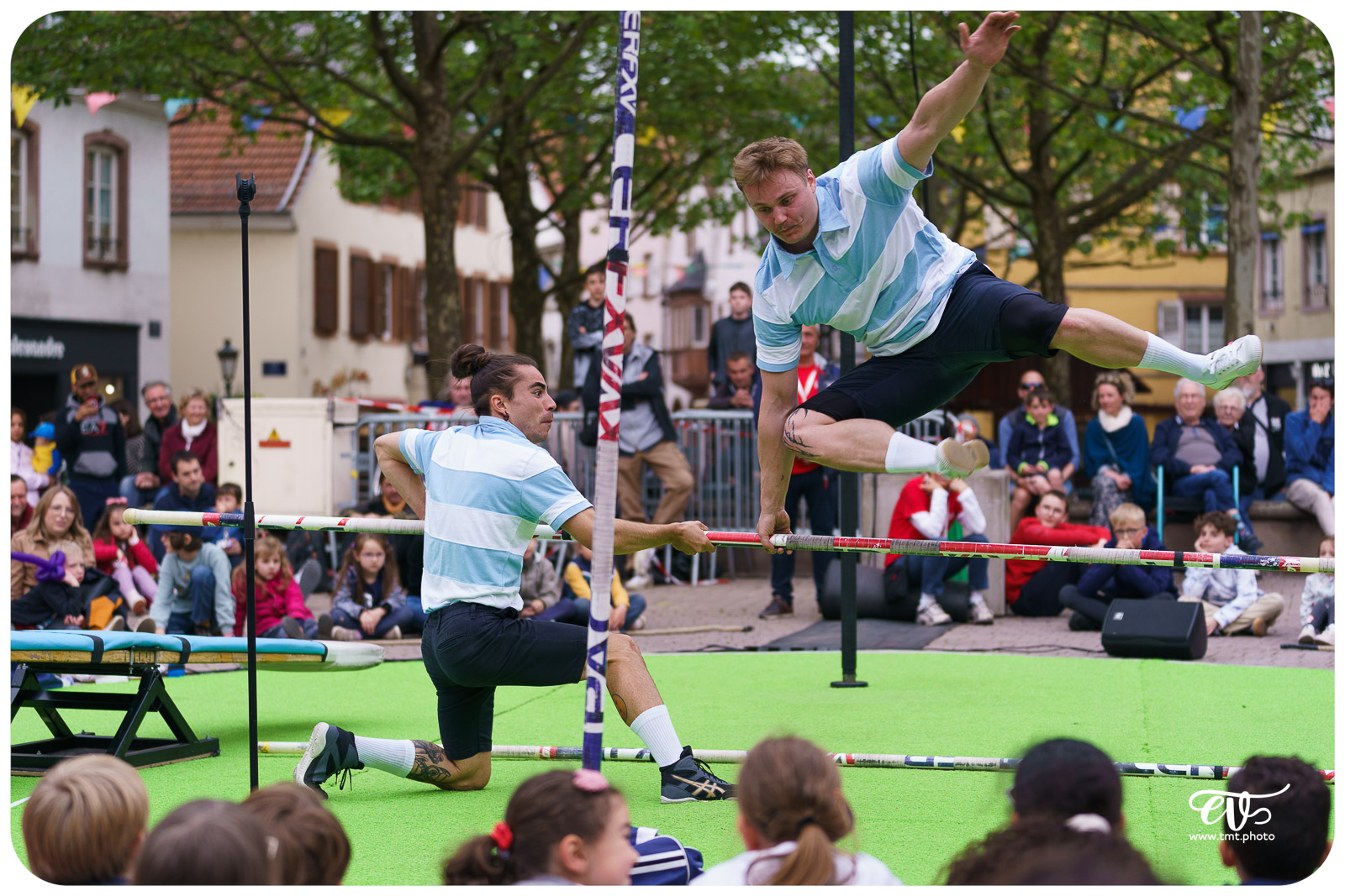 LEAGUE AND LEGEND (15FEET6)